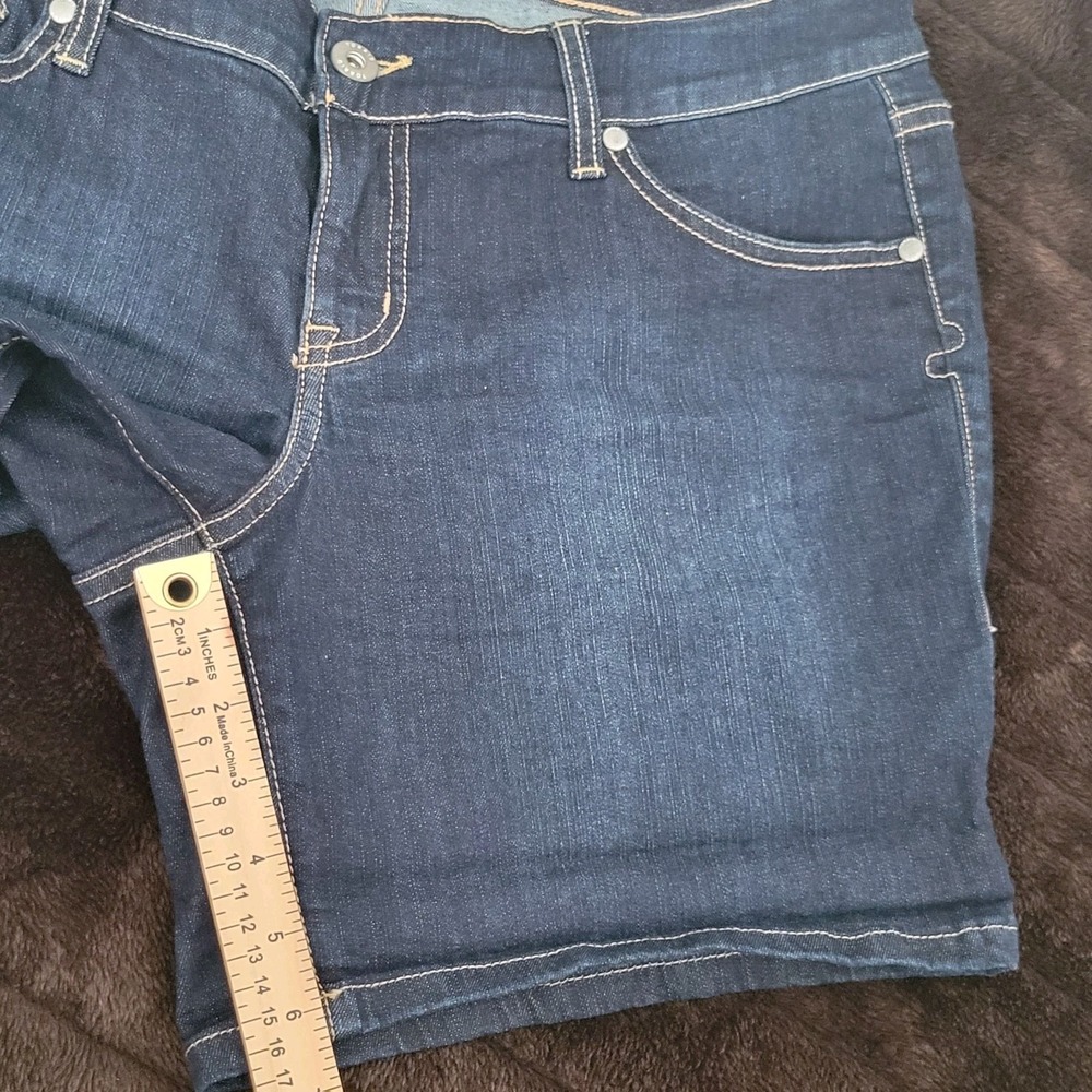 Torrid Denim Shorts Womens Size 10 Blue Stretch Mid Rise Jean Shorts - Picture 8 of 10